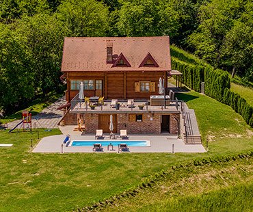Kuća za odmor Villa Pine Log*****